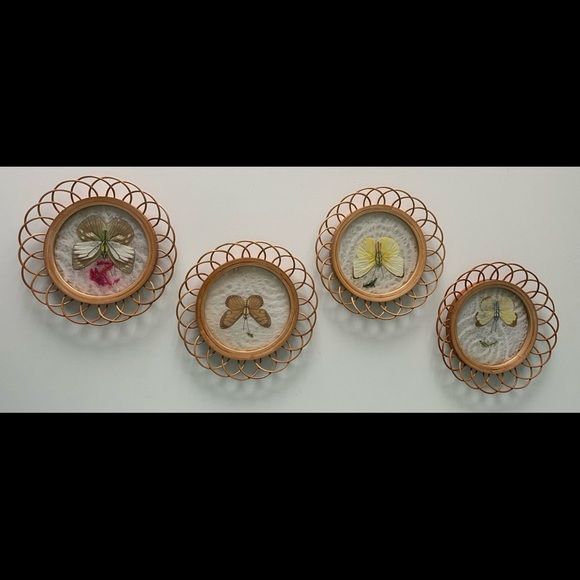 𝅺Sold♻️Vintage Rattan Bamboo Set of 4 Pressed Butterflies Coasters Lace detail - Picture 8 of 8